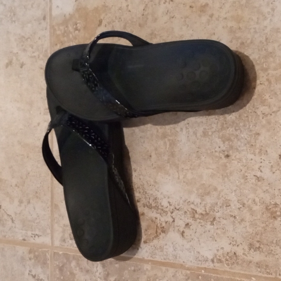 Vionic sandles - Picture 3 of 3